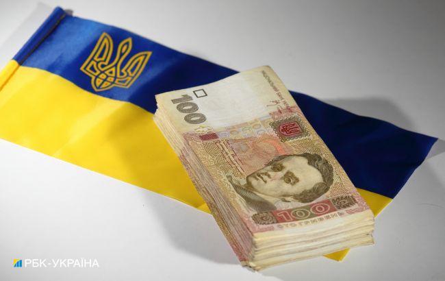 Кто из украинцев получит материальную помощь ко Дню Независимости: повезет не всем