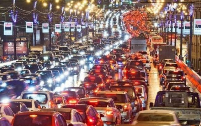 Затори у Києві досягли 6 балів