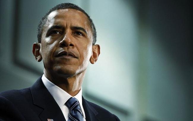 Обама почтил память жертв теракта в парижском театре "Батаклан"