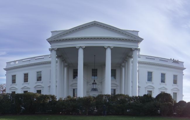 Заместитель советника Трампа подал в отставку