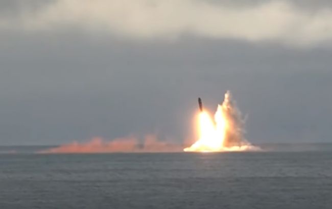 Минобороны РФ показало видео пуска ракеты с атомной подлодки