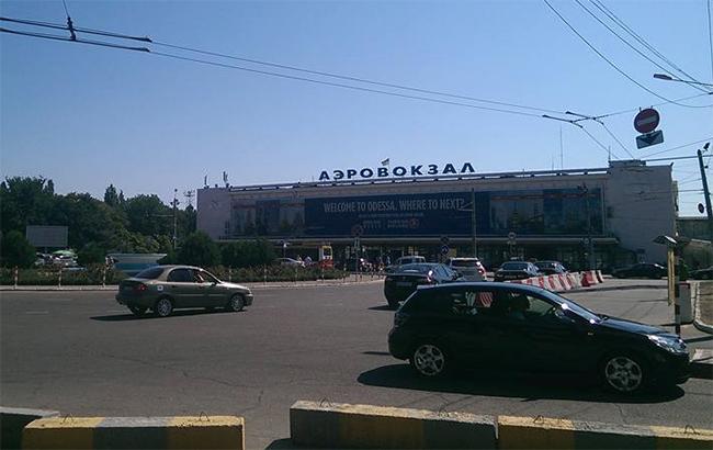 В одесском аэропорту посадили самолет из РФ в Турцию из-за подозрительного багажа