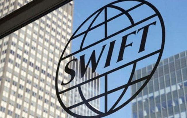 Запад считает, что отключить Россию от SWIFT "крайне проблематично", - Bloomberg