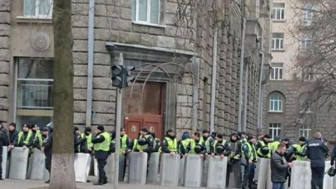 В центр Киева из-за акции националистов стянули полицию