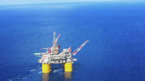 Падение цен на нефть ускорилось до пяти-шести процентов