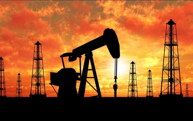 Нафта Brent торгується вище 44 доларів за барель