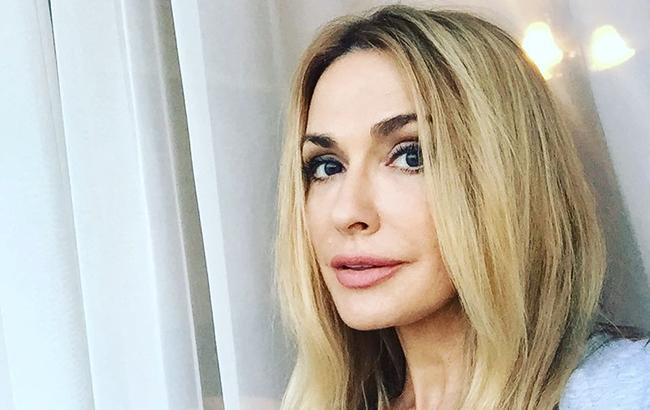 "Змішали грішне з праведним": українській актрисі не дали вийти на сцену через російську мову