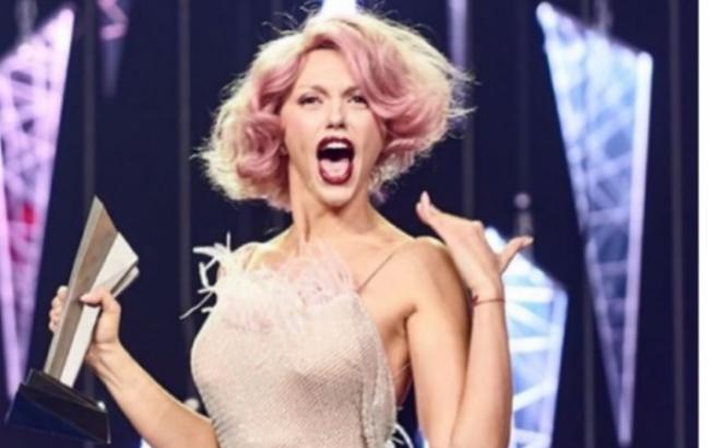 M1 Music Awards 2017: Оля Полякова произвела фурор на премии