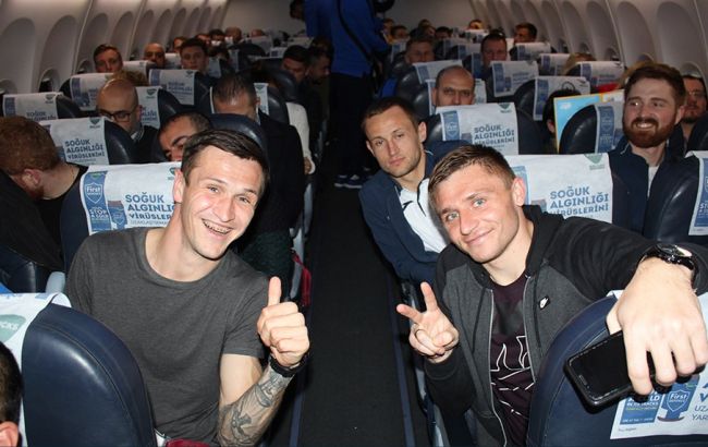 "Олімпік" і "Десна" не змогли повернутися в Україну зі зборів