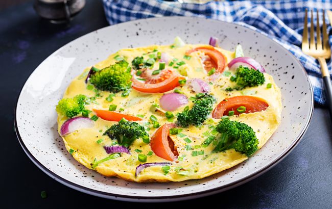 Готовим вкусный омлет в пакете за несколько минут: рецепт быстрого и полезного завтрака