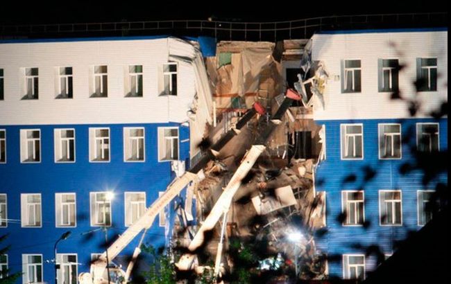 Кількість загиблих в результаті обвалення казарми під Омськом збільшилася до 23