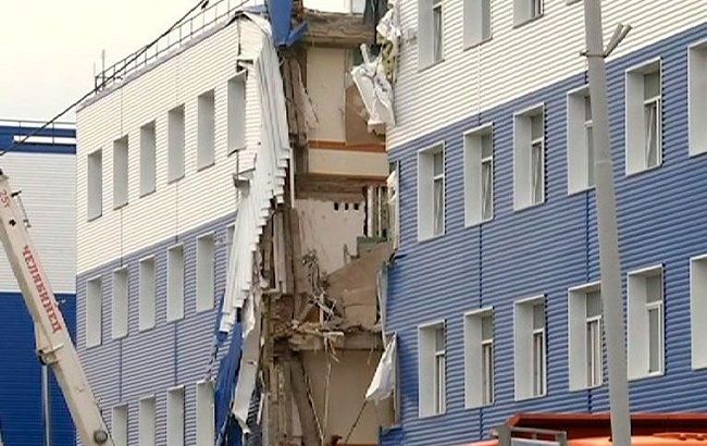 Следователи проводят обыск по делу об обрушении казармы под Омском