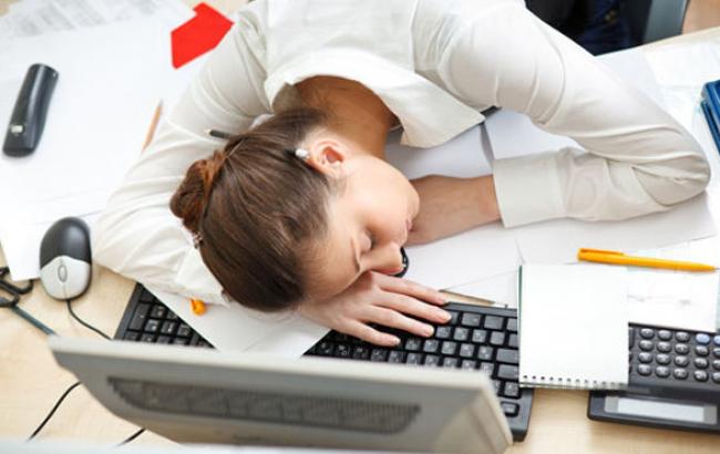 Психолог рассказала, как облегчить выход на работу после шумных праздников