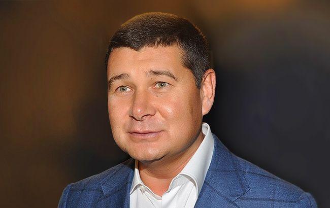 Детективы НАБУ изъяли 600 тыс. долларов у доверенного лица Онищенко