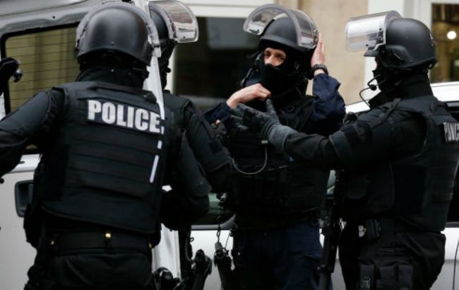 На севере Франции неизвестные захватили заложников