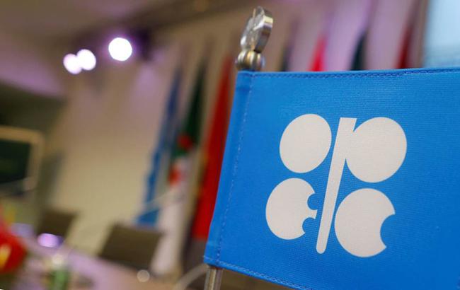 На саммите ОПЕК договорились продлить ограничения на добычу нефти      