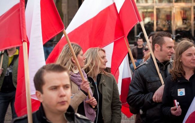 Більше половини поляків готові приймати біженців з Донбасу, - опитування