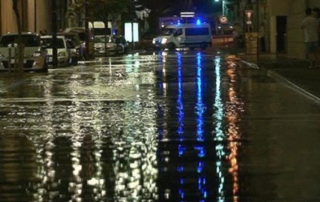 Улицы французского города затопило вином