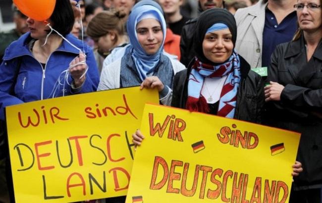 В Германии тысячи людей протестовали против депортации афганских беженцев