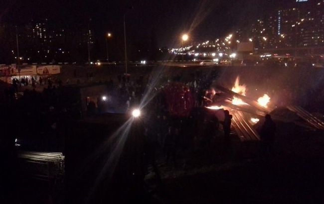 У Києві на місці забудови сталася бійка, поранений міліціонер