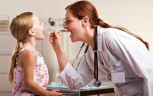 Лікам бій: МОЗ пропонує відмовитися від медикаментів при лікуванні ГРВІ у дітей