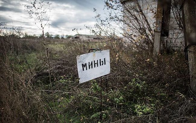 Боевики на Донбассе наращивают плотность минных полей, - разведка