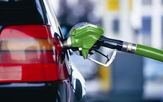 Розничные продажи бензина через украинские АЗС в мае сократились на 28,2%