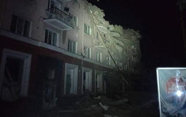 В Чернигове оккупанты разбомбили отель "Украина", который был одной из визитных карточек города