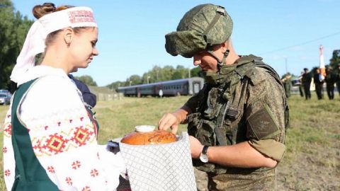 В Беларусь прибыл военный эшелон из России: что происходит