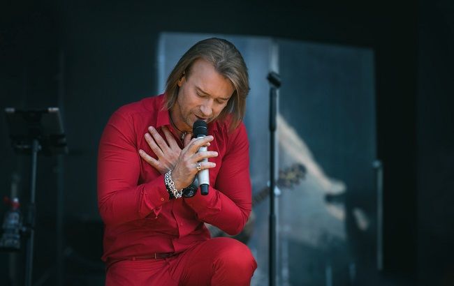 Сльози на землі: Олег Винник закликає до відновлення миру в нашій країні новою піснею