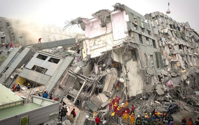 Землетрус на Тайвані: загинуло 14, доля ще понад 100 - невідома