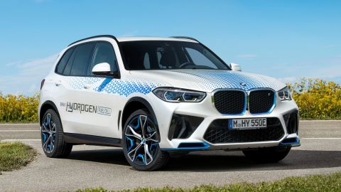 Кроссовер BMW X5 перевели на водород
