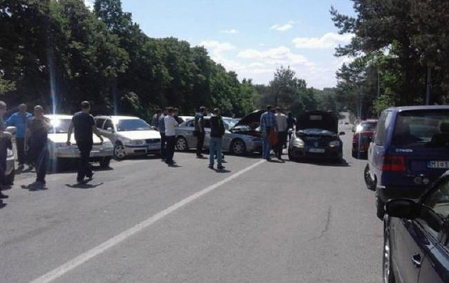 Владельцы авто с иностранной регистрацией заблокировали КПП "Ужгород"