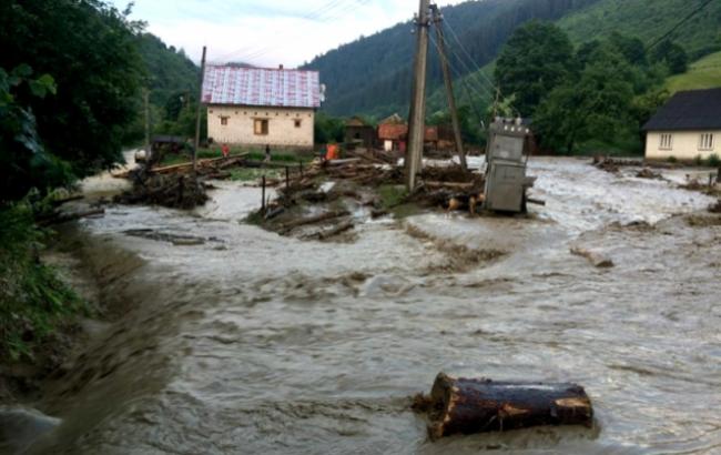 Аномальный ливень: вода в Закарпатье поднялась на два метра