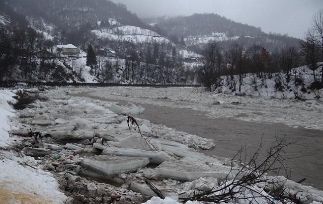 Уровень воды в реках Закарпатья снижается, угрозы подтоплений нет, - ОГА