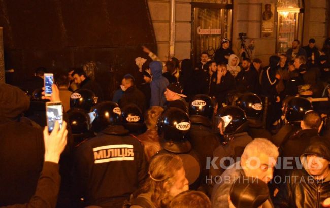 Мітинг проти забудови в Полтаві: три людини поранені, ще 8 затримано