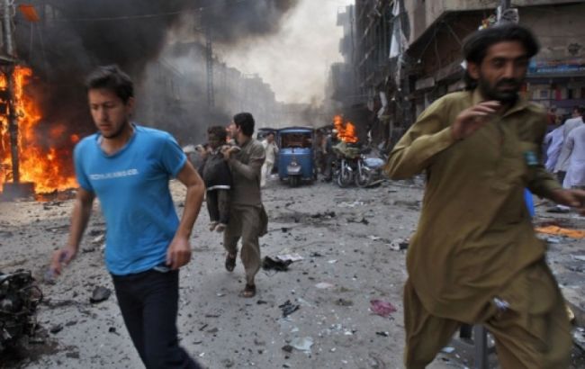 Кількість загиблих від вибуху в Пакистані зросла до 25, поранений заступник голови сенату
