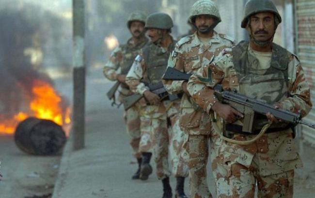 Число погибших при взрыве на рынке в Пакистане возросло до 22 человек