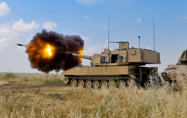 Українські військові показали, як працює САУ Paladin по позиціях окупантів (відео)
