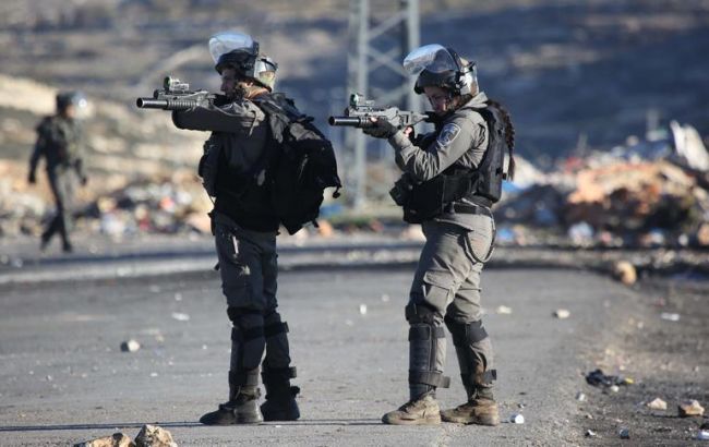 Палестина сообщила о применении оружия против митингующих израильскими военными