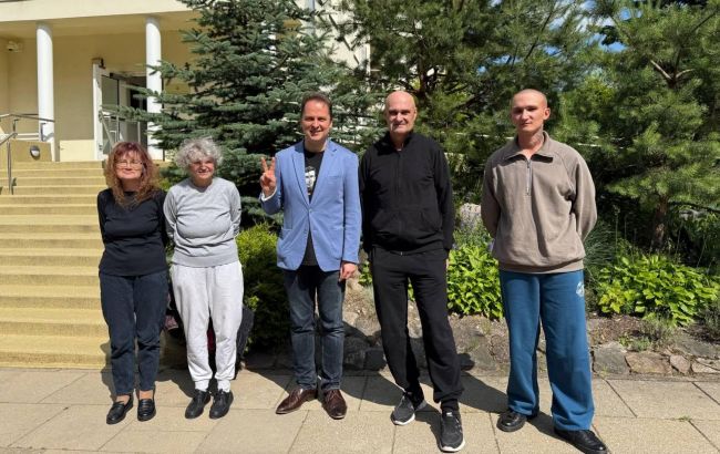 Лукашенко освободил 14 белорусских политзаключенных: список