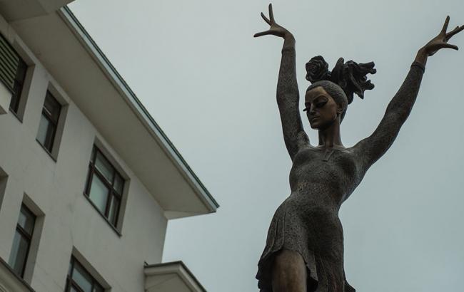 Балерину Майю Плисецкую увековечили в памятнике
