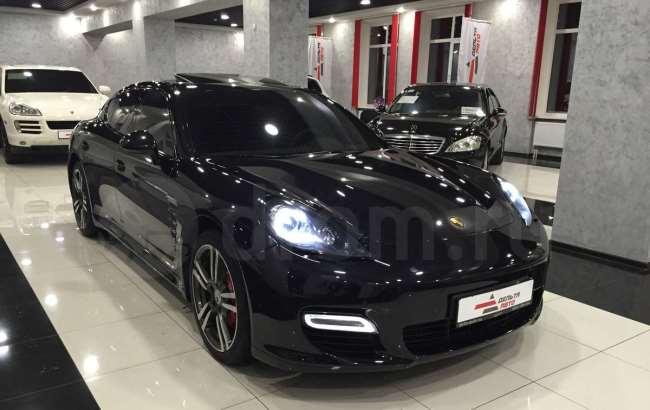 Судья из Харькова "заработала" на продаже авто и подарках отца