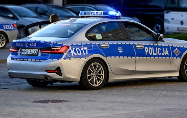 У Варшаві група українців знімала в банкоматах чужі гроші, використовуючи коди BLIK