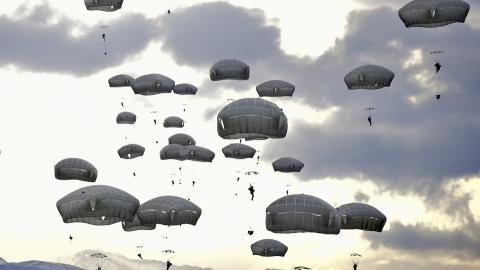 В Харькове парашютисты установили уникальный мировой рекорд (видео)