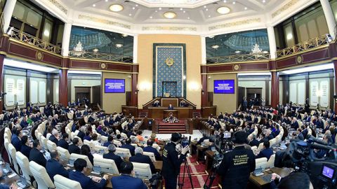 Парламент Казахстана переименовал столицу