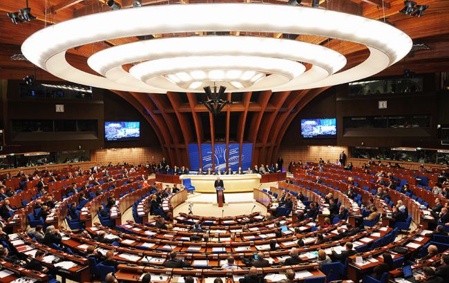 ПАРЄ пропонує підтвердити повноваження Росії і зберегти санкції