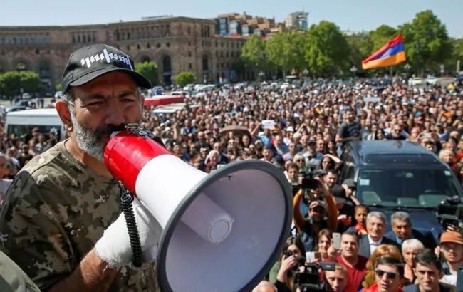 У Вірменії домовилися про дострокові парламентські вибори в грудні