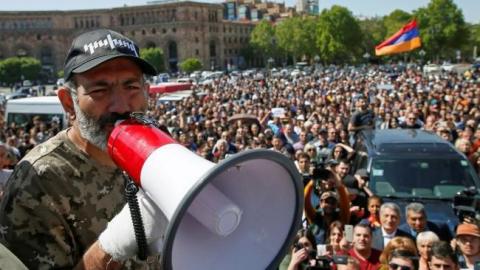 Прем'єр-міністр Вірменії Пашинян подав у відставку