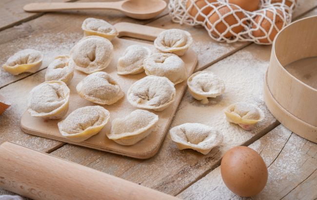 Ось як зліпити пельмені вдвічі швидше, ніж зазвичай: простий лайфхак